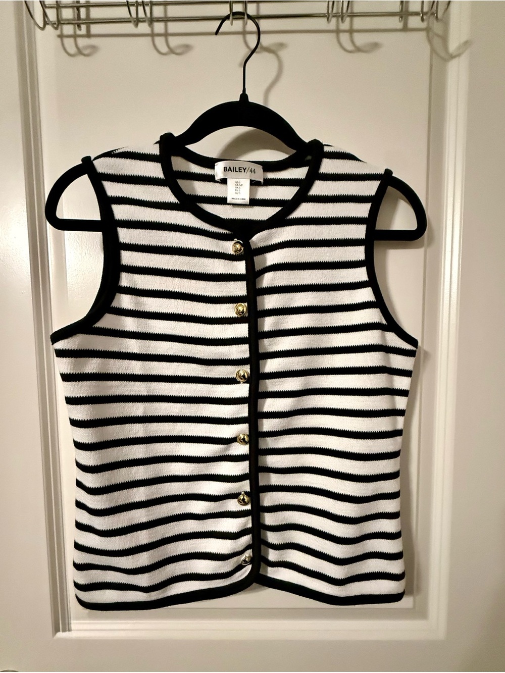 LIKE NEW! Bailey 44 Black & White Striped Sleeveless Knit Button Down Vest Small